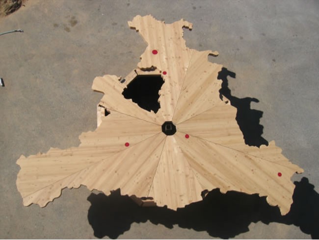 Wappenbaum - Holzmonument im Bauernherbst 2004