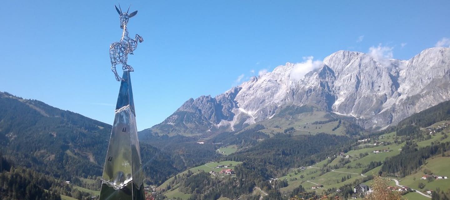 Skulptur Gams - Paussenberg Galerie in Mühlbach am Hochkönig